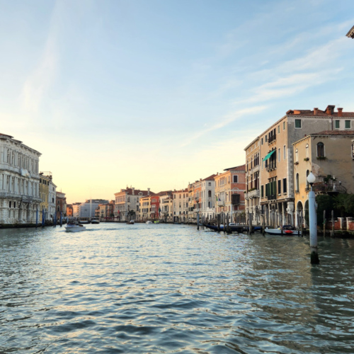 Venise, Remontée du Grand Canal. Venise, Remontée du Grand Canal.