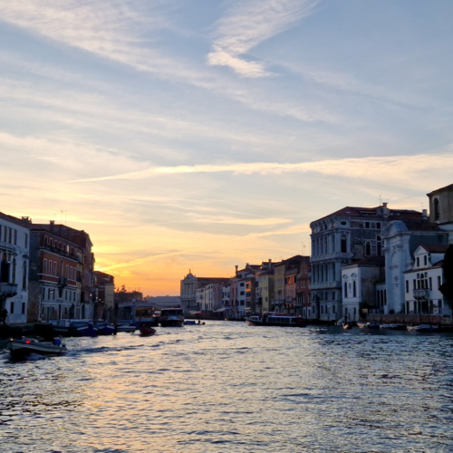 Venise, Remontée du Grand Canal. Venise, Remontée du Grand Canal.