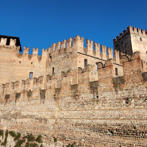Vérone, le Castelvecchio. Vérone, le Castelvecchio.