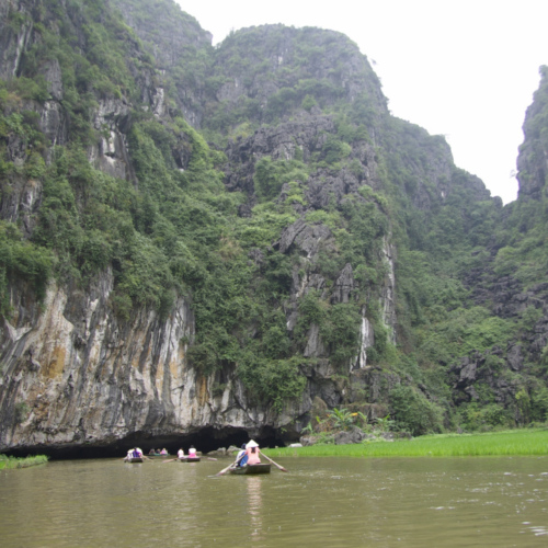 Vietnam, Ninh Binh, la Baie d'Halong terrestre. Vietnam, Ninh Binh, la Baie d'Halong terrestre.