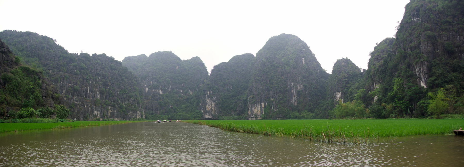 Vietnam, Ninh Binh, la Baie d'Halong terrestre. Vietnam, Ninh Binh, la Baie d'Halong terrestre.