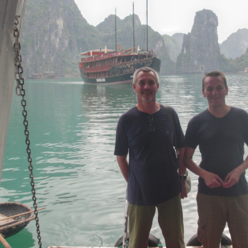 Vietnam, la Baie d'Halong maritime. De retour de notre balade en barque. Vietnam, la Baie d'Halong maritime.