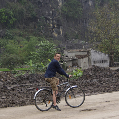 Vietnam, Ninh Binh, la Baie d'Halong terrestre. Vietnam, Ninh Binh, la Baie d'Halong terrestre.