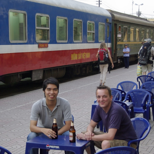 Vietnam départ d'Hanoi en train de nuit. Vietnam départ d'Hanoi en train de nuit.