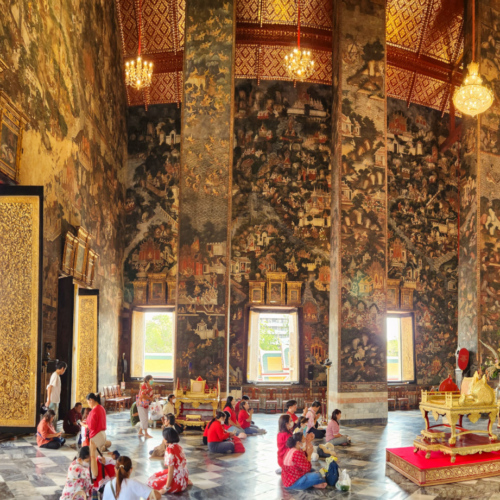Bangkok Le Wat Suthat. la Grande Chapelle. Bangkok Le Wat Suthat