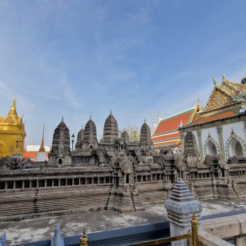 Le Grand Palais à Bangkok. Maquette des temples d'Angkor. Le Grand Palais à Bangkok