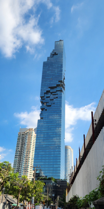 La tour MahaNakhon à Bangkok. La tour MahaNakhon à Bangkok.