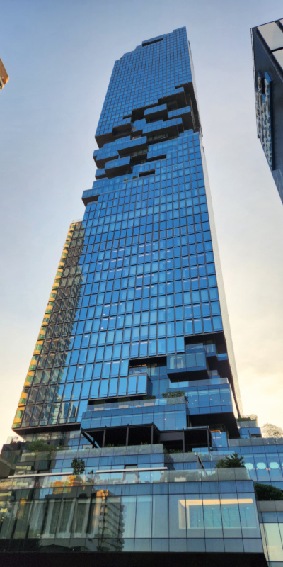 La tour MahaNakhon à Bangkok. La tour MahaNakhon à Bangkok.