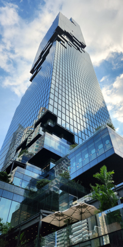 La tour MahaNakhon à Bangkok. La tour MahaNakhon à Bangkok.
