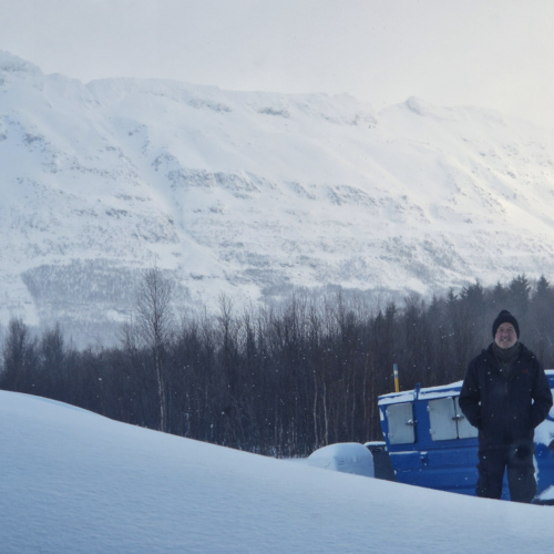 Norvège Lyngen Alps, de la fenêtre de l'hôtel. Norvège Lyngen Alps