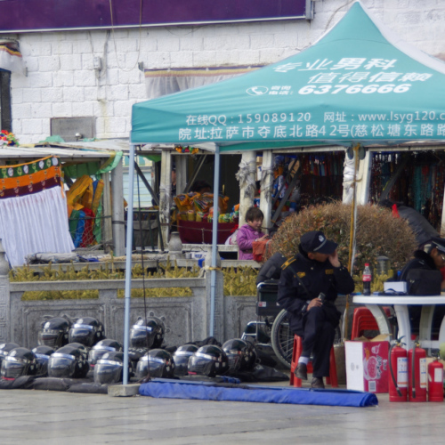 Tibet Lhassa assiégée Tibet Lhassa assiégée