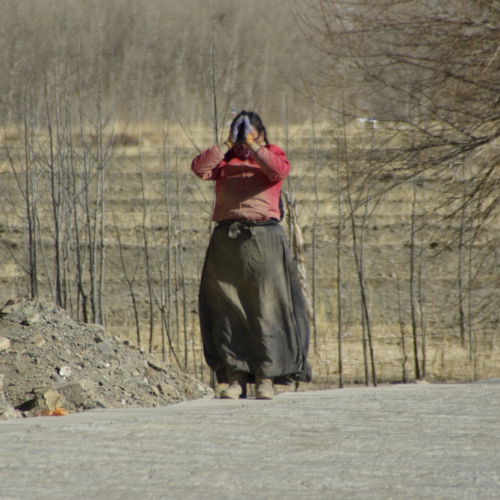 Tibet prière en cheminant Tibet prière en cheminant