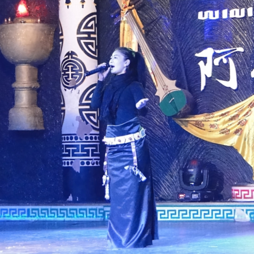 Tibet Lhassa Spectacle chants et danses Tibet Lhassa Spectacle chants et danses