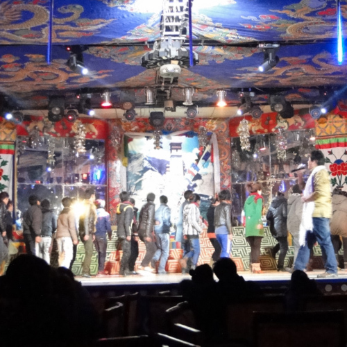 Tibet Lhassa Spectacle chants et danses Tibet Lhassa Spectacle chants et danses