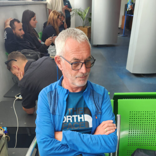 Attente à l'aéroport ... un peu long :-( Açores arrivée Faial