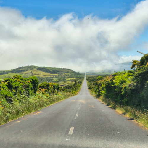Açores Pico. La ligne droite qui traverse Pico. Açores Pico