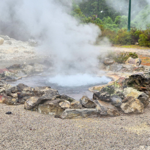 Les Açores São Miguel les solfatares de furnas Les Açores São Miguel les solfatares de furnas