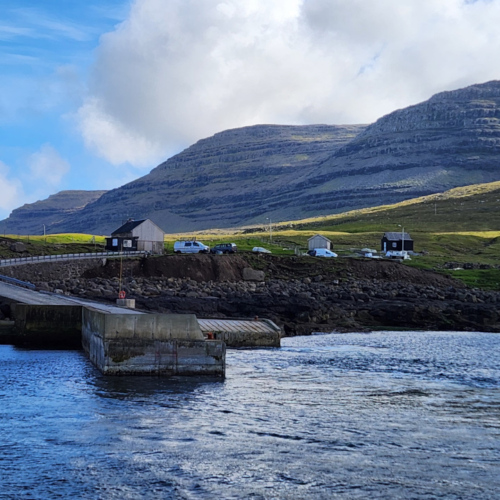 Îles Féroé, de Viðoy pour Svinoy et Fugloy. Port de Svinoy. Îles Féroé, de Viðoy pour Svinoy et Fugloy.