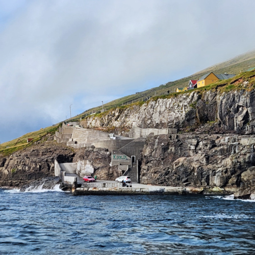 Îles Féroé, de Viðoy pour Svinoy et Fugloy. Kirjka, le port de Fugloy Îles Féroé, de Viðoy pour Svinoy et Fugloy.