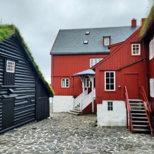 Îles Féroé, Tórshavn, Tinganes, siège du Gouvernement. Îles Féroé Tórshavn Tinganes