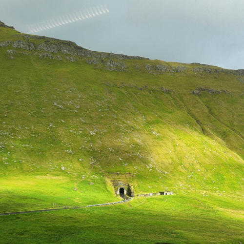 Îles Féroé, Kalsoy. Un des 4 tunnels. Îles Féroé, Kalsoy