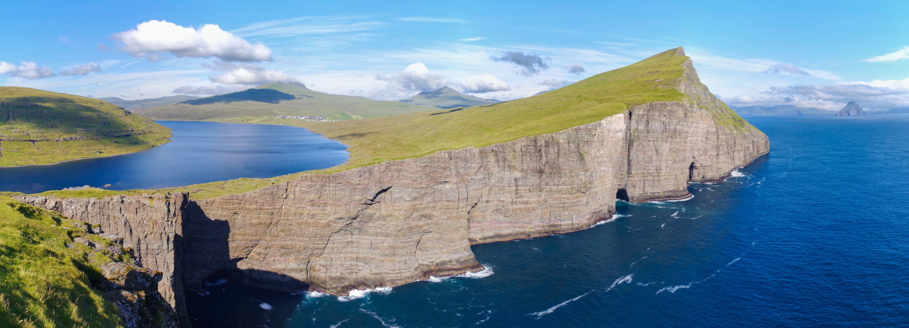 Îles Féroé Sørvágsvatn. Îles Féroé Sørvágsvatn.