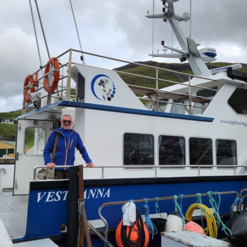 Îles Féroé, Vestmanna. Le bateau. Îles Féroé, Vestmanna
