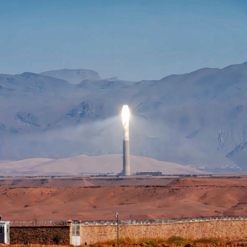 La centrale solaire de Ouarzazate. Maroc Djebel Saghro trek jour 7