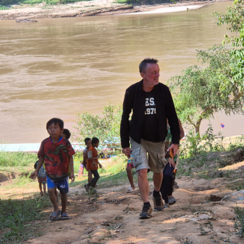 Laos arrêt village karen Laos arrêt village karen