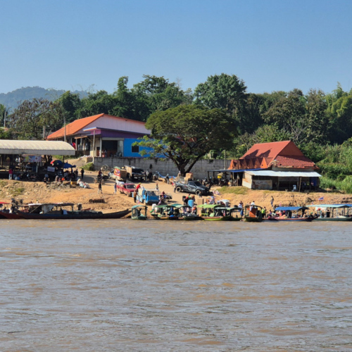 Laos descente du Mékong. Laos descente du Mékong