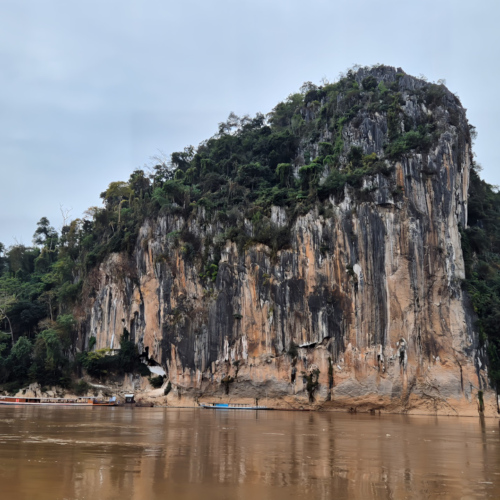 Laos Grottes de Pak Ou. Laos Grottes de Pak Ou