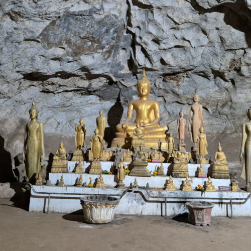 Laos Grottes de Pak Ou. Laos Grottes de Pak Ou