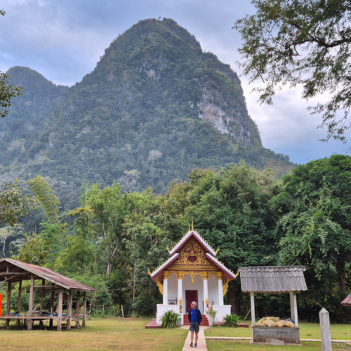 Laos Muang Ngoi Neua.
Le temple bouddhiste. Laos Muang Ngoi Neua