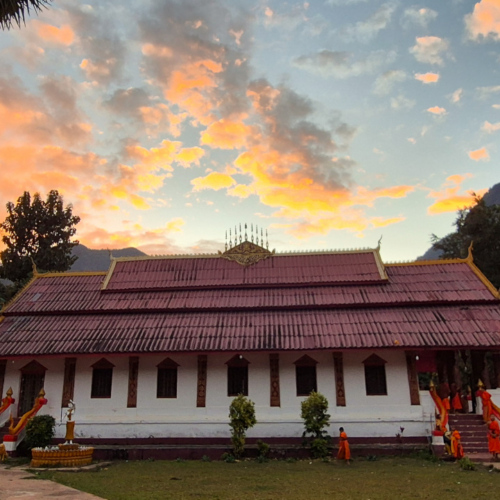 Laos Muang Ngoi Neua.
Le temple bouddhiste. Laos Muang Ngoi Neua