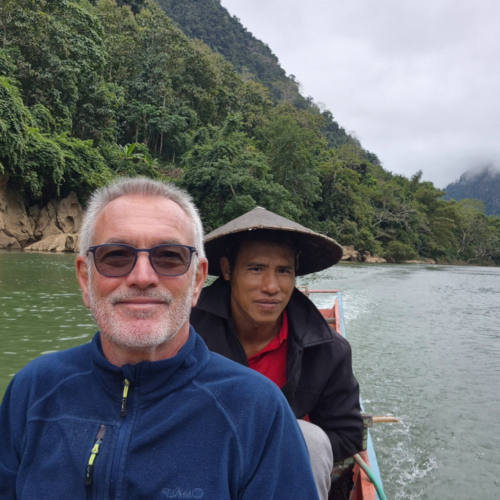 Laos Muang Ngoi Neua trek dans la jungle Laos Muang Ngoi Neua trek dans la jungle