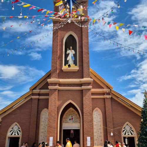 Laos Paksé Cathédrale du Sacré Cœur Laos Paksé Cathédrale du Sacré Cœur