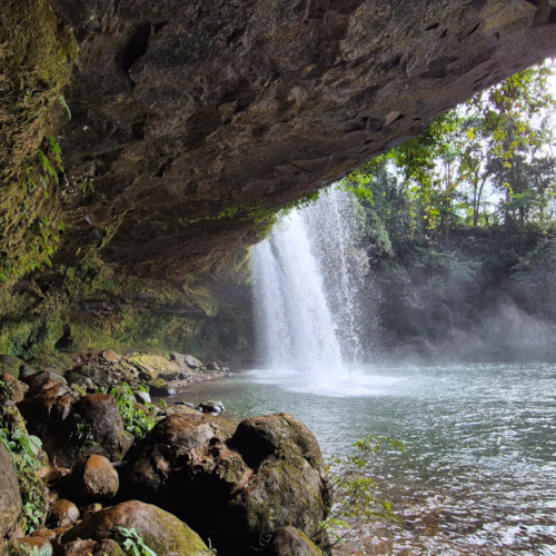 Laos, Plateau des Bolavens, la Cascade Tad Champee. Laos Bolavens Cascade Tad Champee