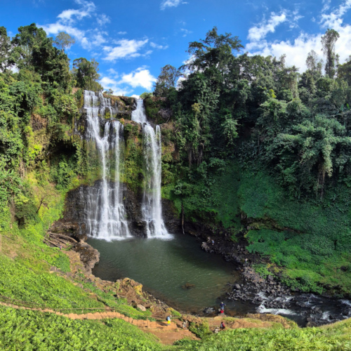 Laos, Plateau des Bolavens, la Cascade Tad Gneuang. Laos Bolavens Cascade Tad Gneuang