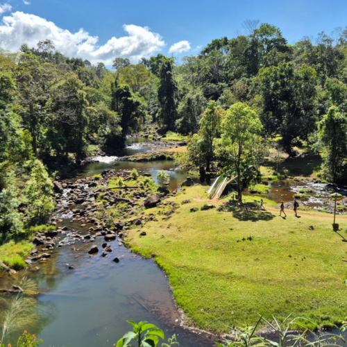 Laos, Plateau des Bolavens, la Cascade Tad Gneuang. Laos Bolavens Cascade Tad Gneuang