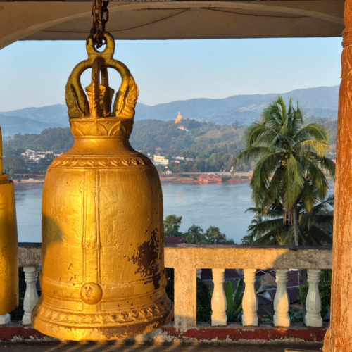 Loas le Tak Bat de Houei Sai Loas le Tak Bat de Houei Sai