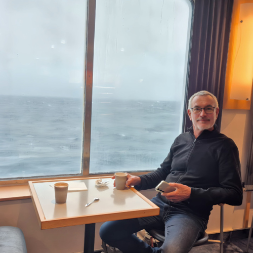 À bord du Norröna, la cafétéria À bord du Norröna, la cafétéria
