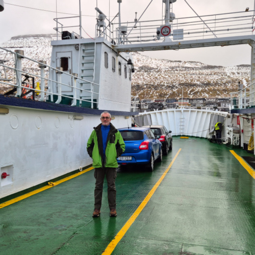 Îles Féroé Kalsoy Trøllanes.
Sur le ferry entre Klaksvik et Syðradalur. Îles Féroé Kalsoy Trøllanes