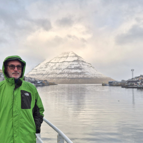 Îles Féroé Kalsoy Trøllanes.
Sur le ferry entre Klaksvik et Syðradalur. Îles Féroé Kalsoy Trøllanes