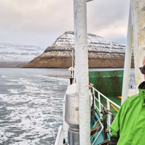 Îles Féroé Kalsoy Trøllanes.
Sur le ferry entre Klaksvik et Syðradalur. Îles Féroé Kalsoy Trøllanes