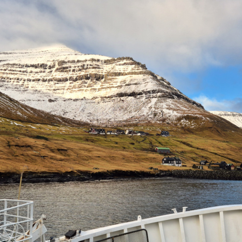 Îles Féroé Kalsoy Trøllanes.
Sur le ferry entre Klaksvik et Syðradalur. Îles Féroé Kalsoy Trøllanes