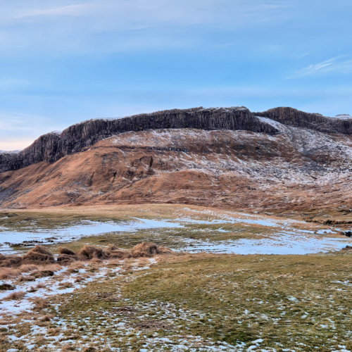 Îles Féroé Norðrdalur orgues basaltiques sur la crête Îles Féroé Norðrdalur orgues basaltiques sur la crête