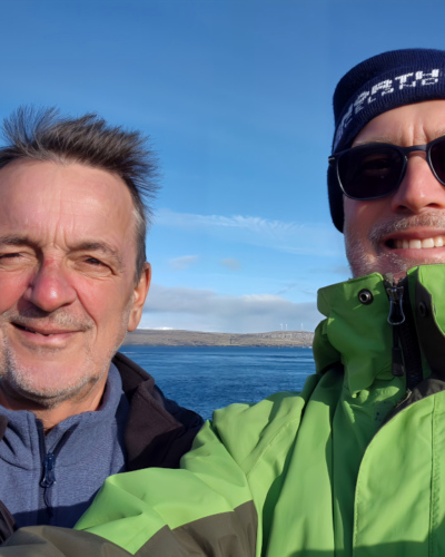 Îles Féroé vol hélico de Tórshavn à Suðuroy
Sur un petit nuage ... Îles Féroé vol hélico de Tórshavn à Suðuroy