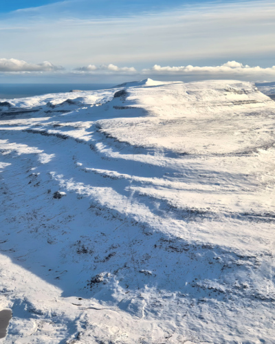 Îles Féroé vol hélico de Tórshavn à Suðuroy
Sur les sommets de Sandoy. Îles Féroé vol hélico de Tórshavn à Suðuroy