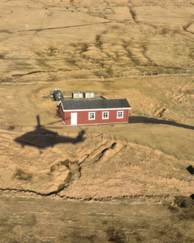 Îles Féroé vol hélico de Tórshavn à Suðuroy
Décollage de Stóra Dimun. Îles Féroé vol hélico de Tórshavn à Suðuroy