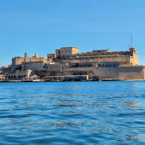 Malte La Valette le tour du Grand Port
Face au fort St Angelo Malte La Valette le tour du Grand Port